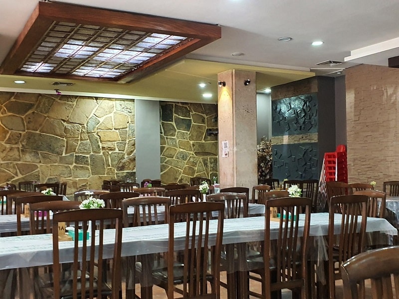 Iranian Restaurants in Abadeh Iran Persian Food | Hakhmanesh Restaurant