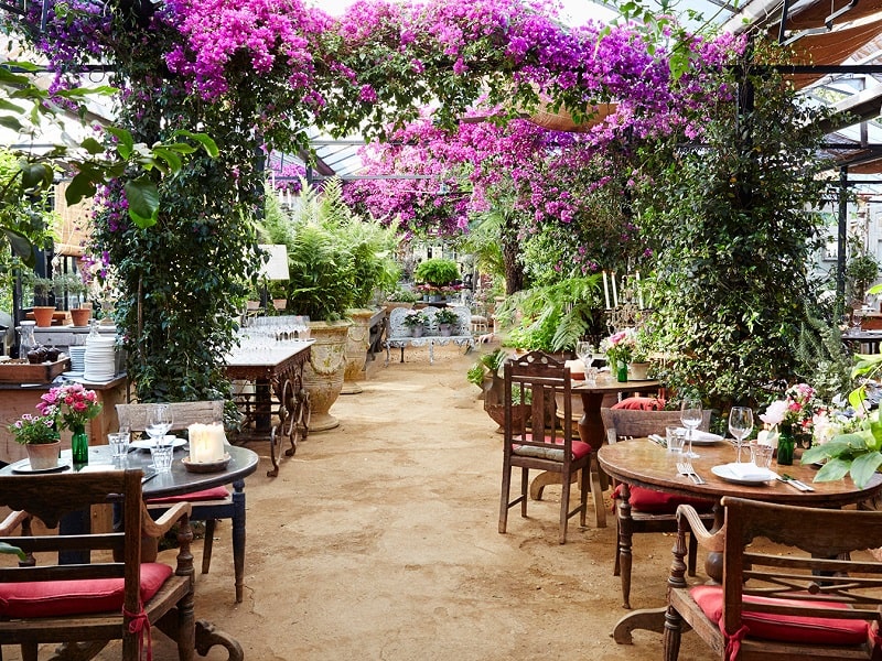 Restaurants and Cafes in Isfahan Iran Persian Food | Isfahan Garden Restaurants