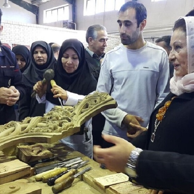 ملایر شهر جهانی مبل و منبت | جاذبه های گردشگری ملایر | صنایع دستی ایران