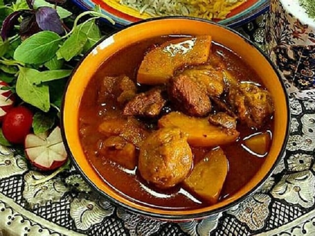 Iranian Foods | What to eat in Meybod | Khoresht Beh Aloo