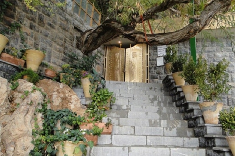 Ardakan Chack Chack Shrine | Iran Tourist Attractions