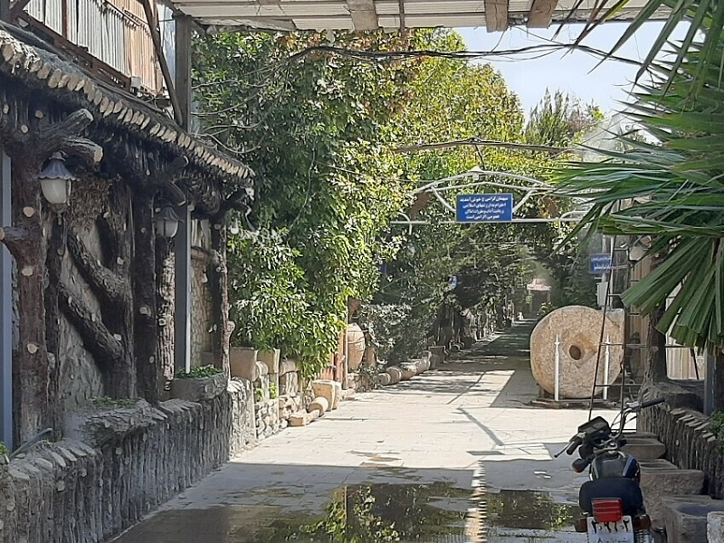 باغ رستوران احسان شیراز | باغ رستوران با موسیقی زنده شیراز