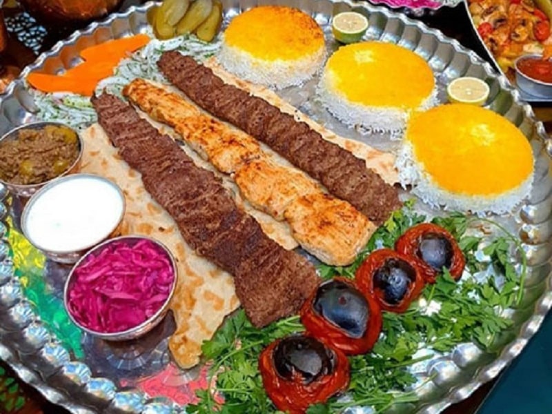 رستوران آب و آتش شیراز | سفره‌خانه با موسیقی زنده شیراز