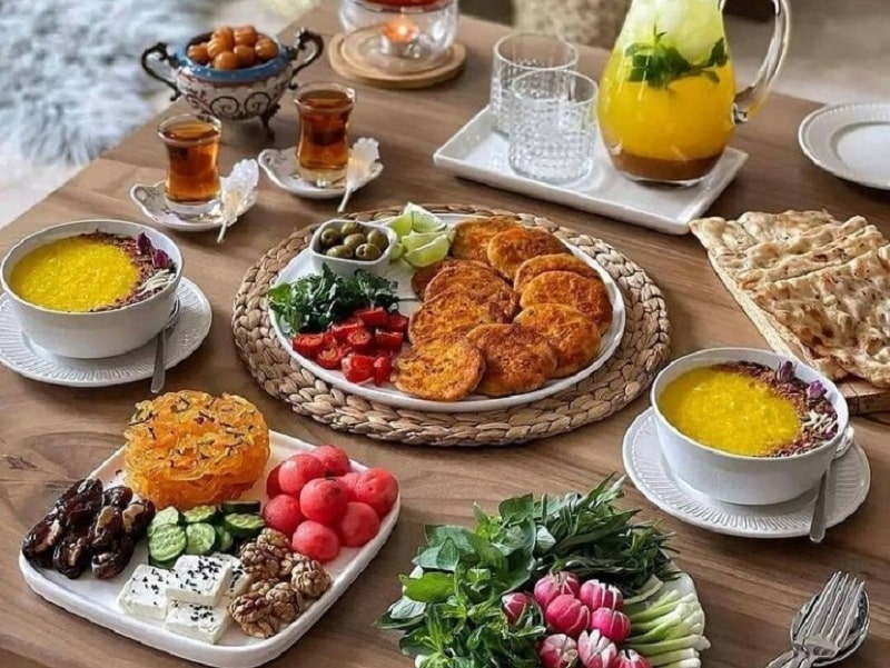 رستوران لوتوس شیراز | سفره‌خانه سنتی با موسیقی زنده شیراز