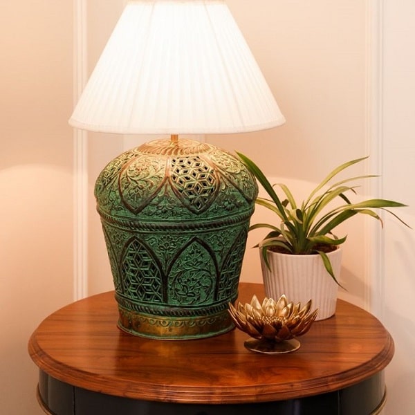 آباژور قلمزنی شده