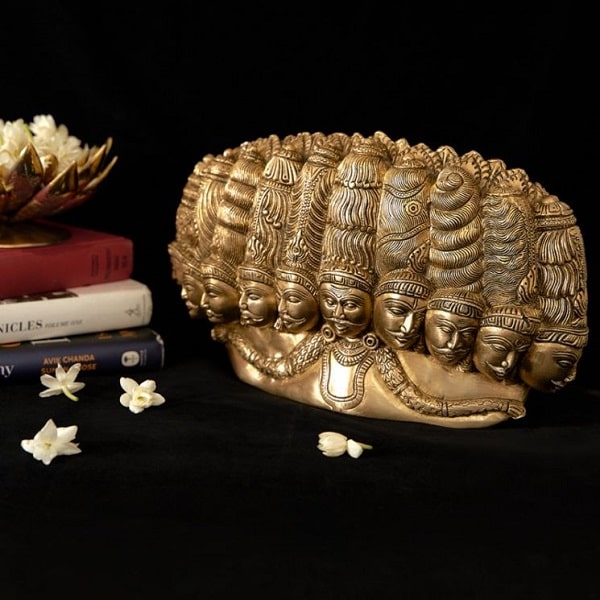 مجسمه کریشنا قلمزنی شده