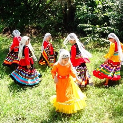 Ghasem Abad Woman Dress | Ghasem Abad Tourist Attractions