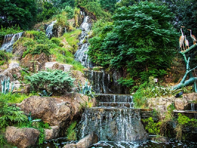 شیطان کوه لاهیجان | جاهای دیدنی و جاذبه‌های گردشگری گیلان ایران