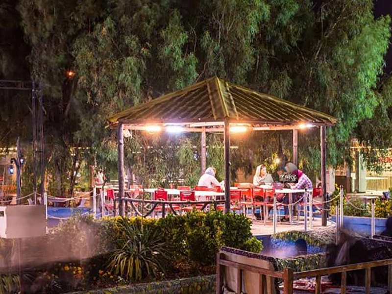 فست‌فود بن اپتی اصفهان | بهترین سفره‌خانه، فست‌فود، کافه و باغ رستوران‌های اصفهان