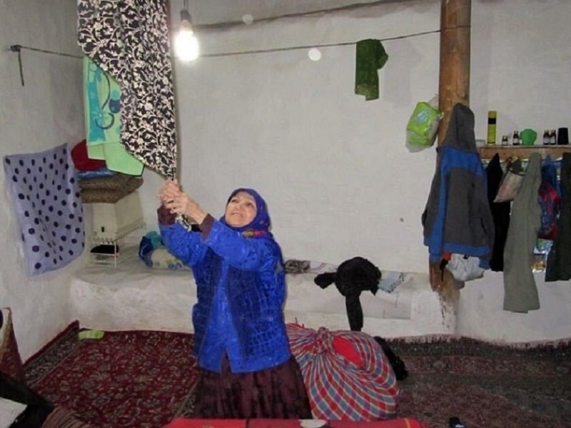 فرهنگ بومی کردستان آداب و رسوم محلی | شال‌اندازی کردستان