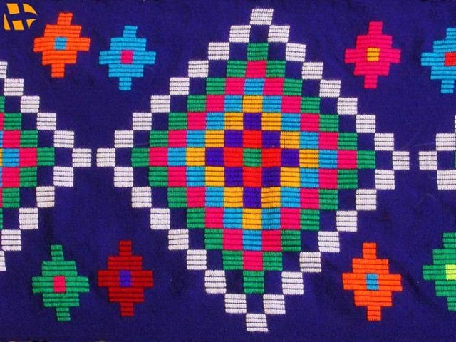 چادرشب یزدی | سوغات، شیرینی و صنایع دستی میبد