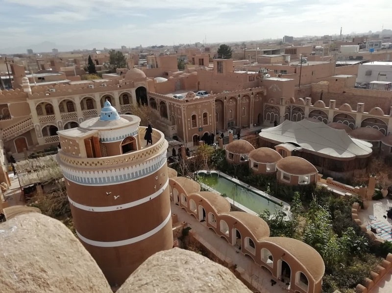 عمارت خلیلی میبد | بهترین باغ، کافه، فست‌فود، سفره‌خانه و رستوران‌های میبد