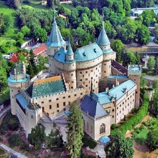 قلعه بوجنیس اسلواکی | معروف ترین قلعه‌های دنیا
