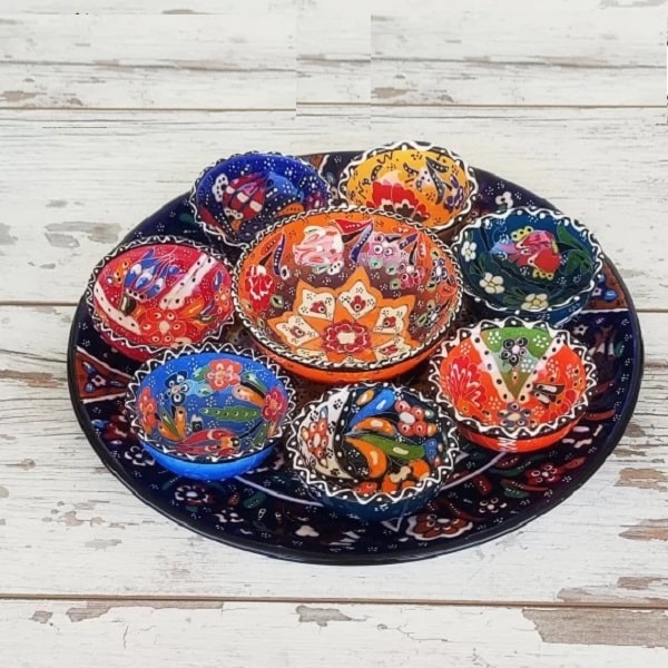 ظروف سفالی رنگارنگ