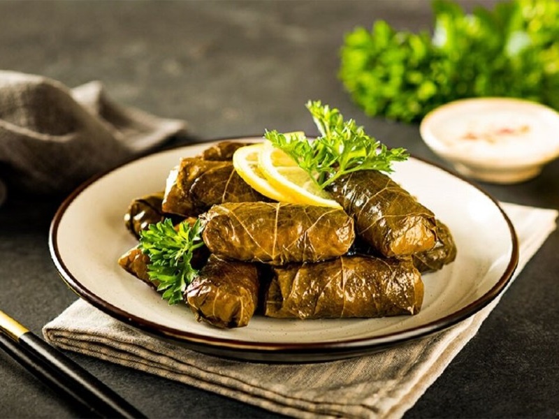 دلمه برگ مو تبریز | غذاهای محلی تبریز