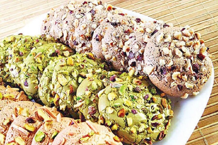 شیرینی قرابیه تبریز | سوغات و شیرینی‌های پرطرفدار تبریز