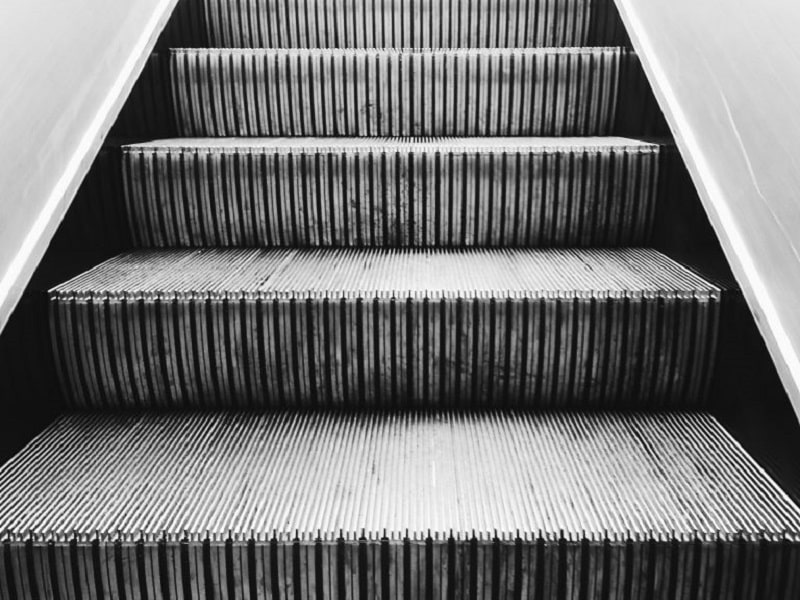 کاشی سرامیک راه‌پله دیوار و بدنه | کاشی بافت دار برای راه‌پله